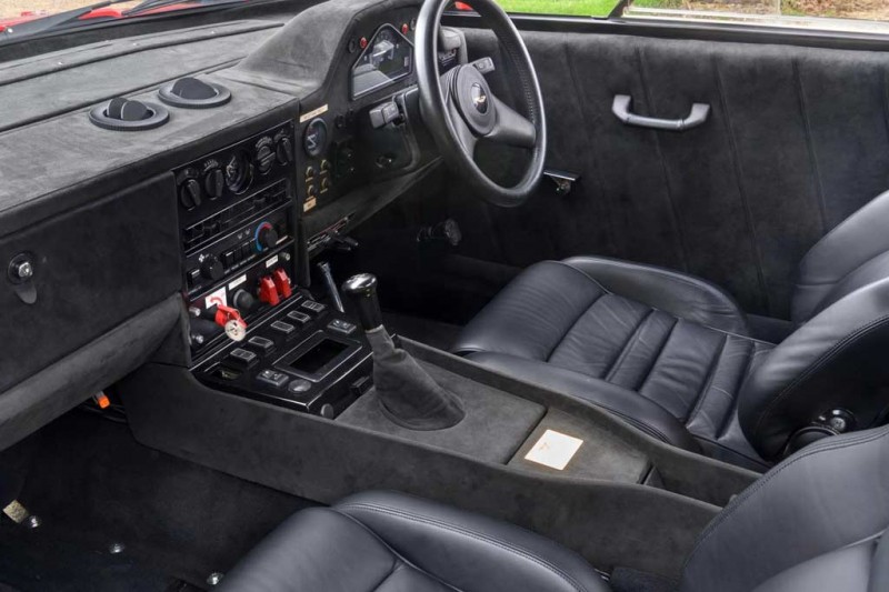 В продаже редкий Aston Martin V8 Vantage Zagato: когда-то на нем ездил &laquo;Мистер Бин&raquo;