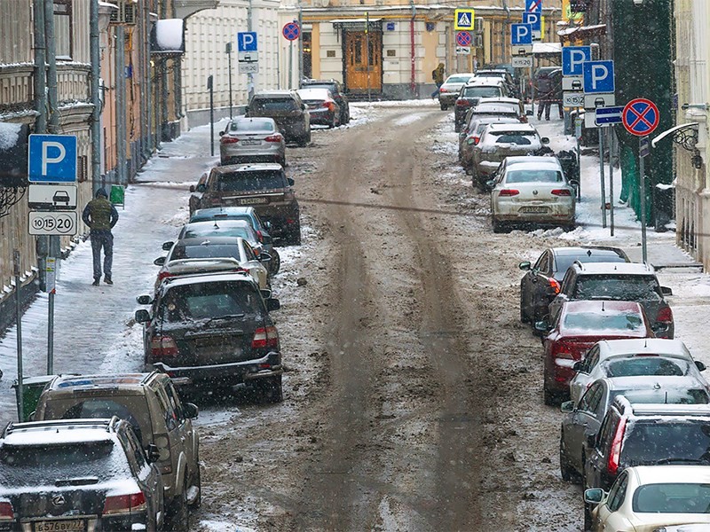 Власти Москвы попросили таксистов не взвинчивать цены