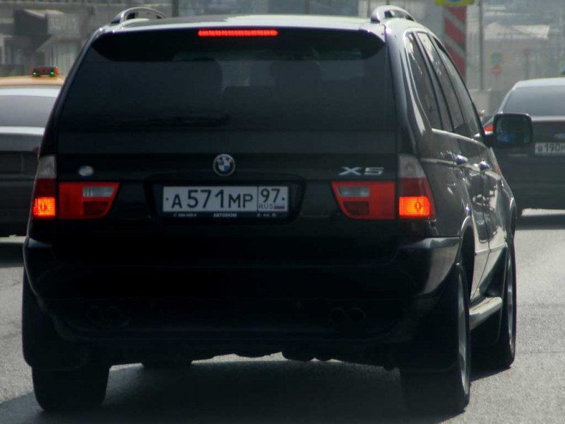 Старый BMW X5 с пробегом 200 000 км продали за 48 млн рублей: что в нем такого?