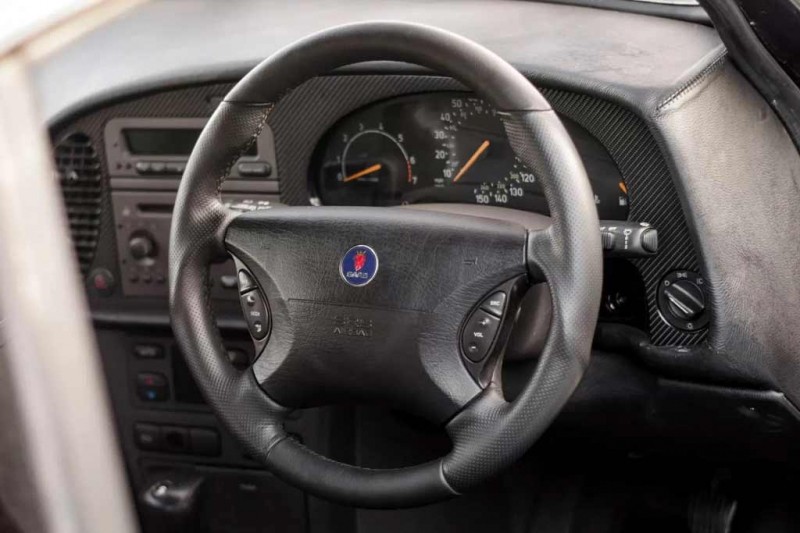 Рестомод классического Saab 96 на базе модели 9-3 продали за 3 млн рублей