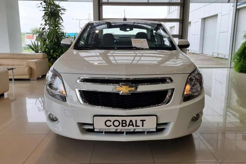 Иногда они возвращаются: обзор бюджетного седана Chevrolet Cobalt 2021