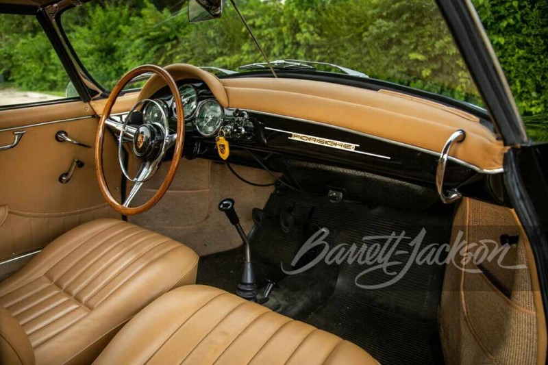 Эффектный Porsche 356B Roadster 1962 года планируют продать за 35 млн рублей