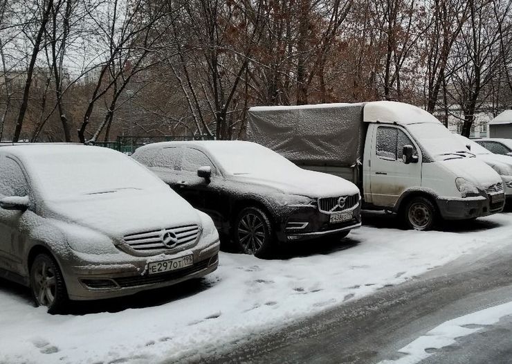 Почему зимой в автомобиле примерзают двери и как с этим бороться