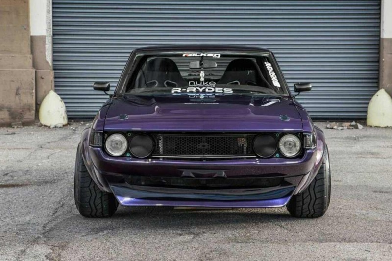 Старенькую Toyota Celica 1977 с массой доработок оснастили мотором от Honda S2000