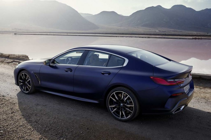 Немцы презентовали BMW 8-Series 2022: измененная внешность и расширенное оснащение