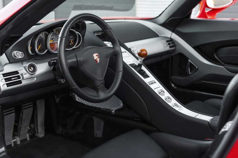 Porsche Carrera GT в редком цвете ушел с молотка за невероятные 1,9 млн долларов