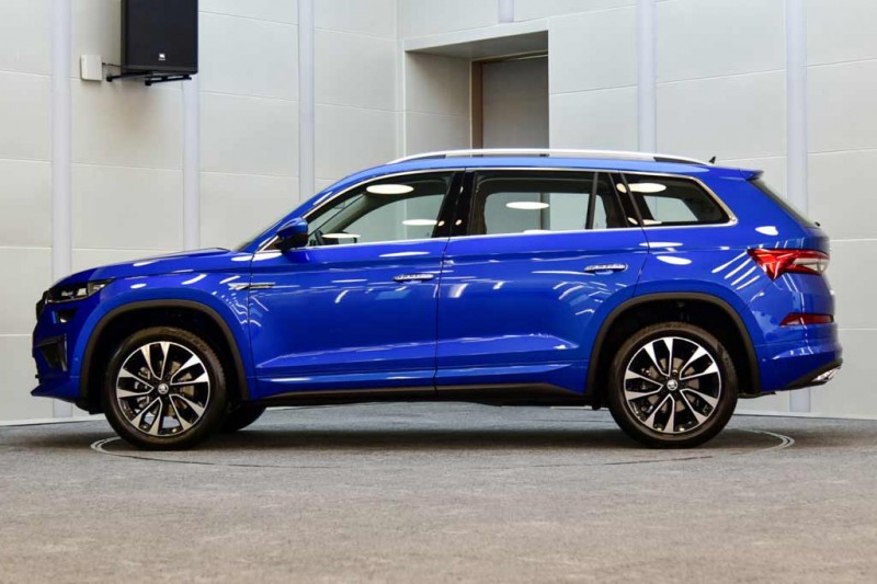 Skoda Kodiaq 2022 получил салон как у Октавии: но в РФ он не появится