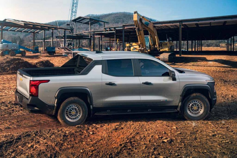Электрический Chevrolet Silverado EV оказался упрощенной версией Hummer EV
