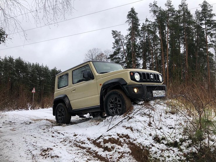 Могучая коробчонка: снежный тест-драйв нового Suzuki Jimny