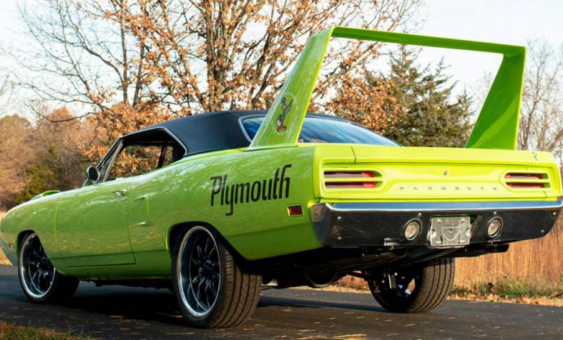Реплику Plymouth Superbird 1970 планируют продать за $300 000