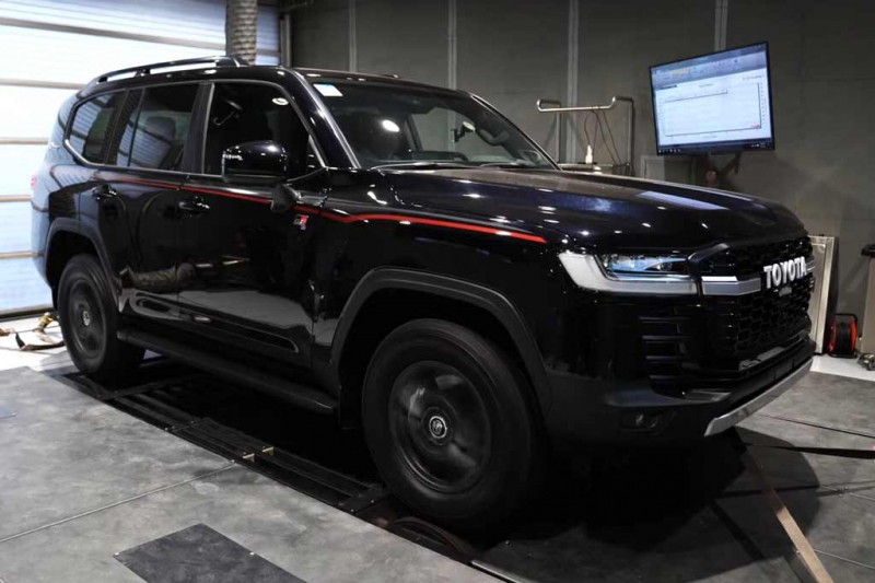 Едет или нет: дизельный Land Cruiser 300 проверили на дино-стенде