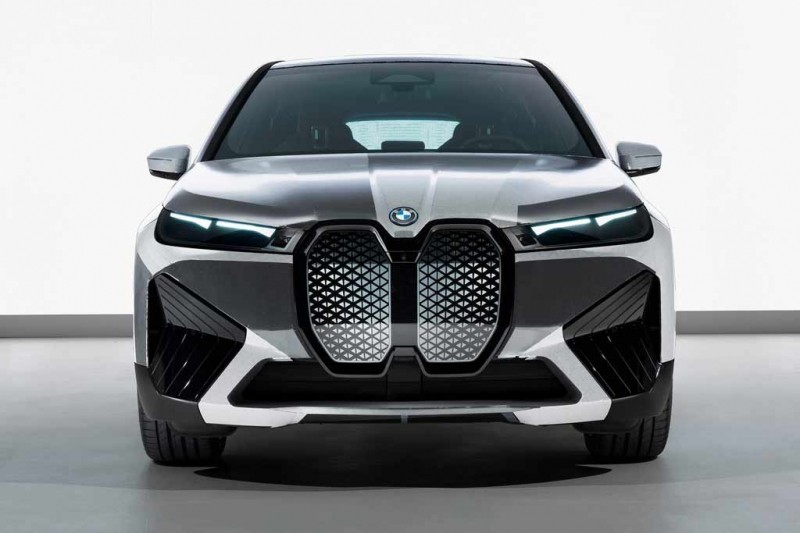 Баварцы показали концепт BMW iX Flow, который умеет менять цвет кузова