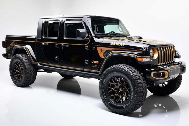 На аукцион выставлен Jeep Gladiator в стиле автомобиля из фильма «Смоки и бандит»