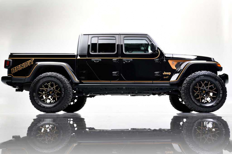 На аукцион выставлен Jeep Gladiator в стиле автомобиля из фильма «Смоки и бандит»