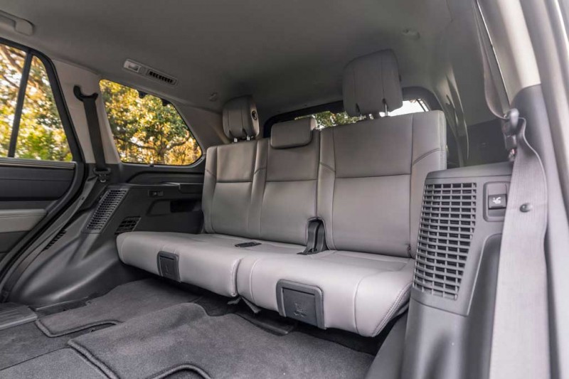 Представлен новый внедорожник Toyota Sequoia 2022 третьего поколения