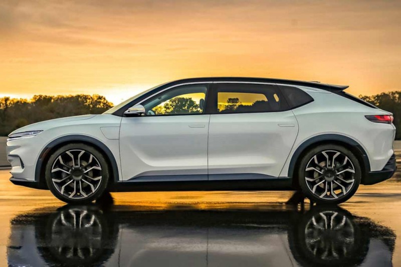 На выставке CES 2022 американцы показали электрический Chrysler Airflow Concept