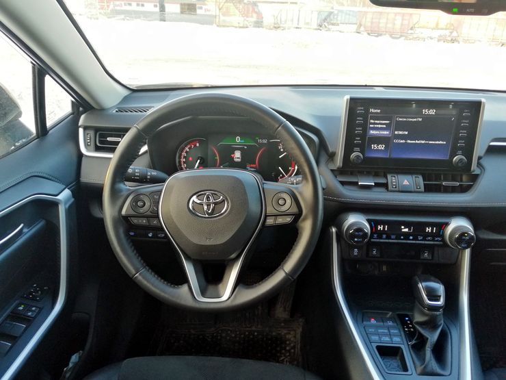 Гребет, как проклятый: зимний тест-драйв Toyota RAV4 пятого поколения