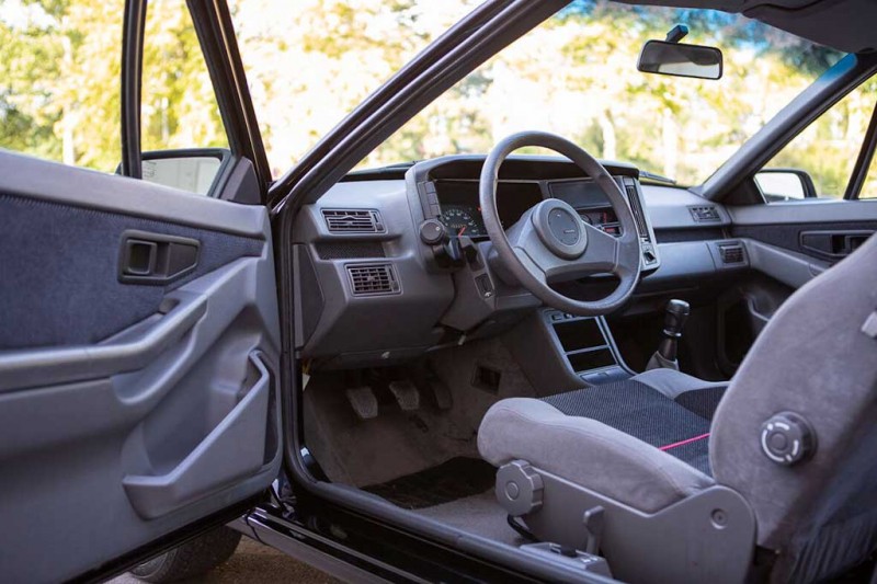 В Бельгии обнаружился новенький Volvo 480 ES 1986 года: его продают за 2 млн рублей