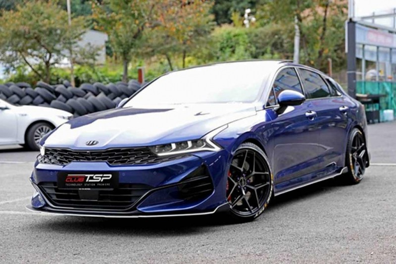 Toyota Camry против KIA K5: напряженная борьба по количеству продаж в 2021-ом