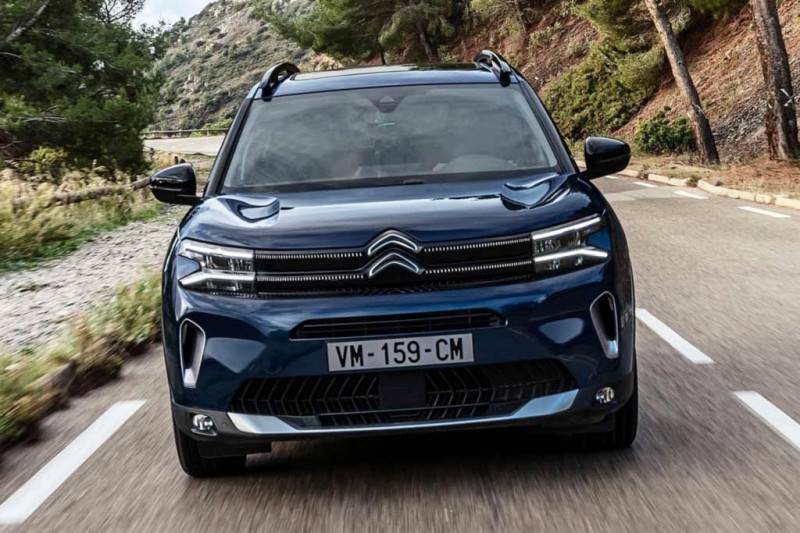 Citroen C5 Aircross 2022 года: обновленные внешность и салон, но прежняя «начинка» 4 Citroen C5 Aircross 2022 года: обновленные внешность и салон, но прежняя «начинка»