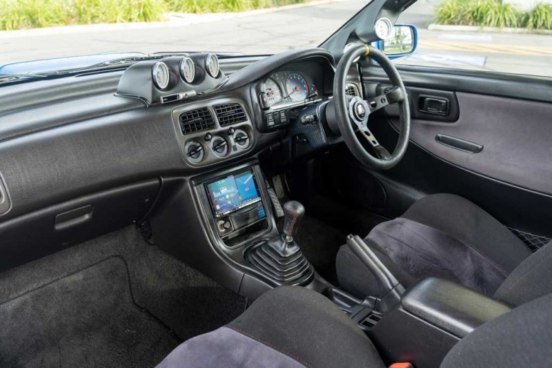 На онлайн-торги выставили сразу два редких Subaru Impreza WRX STI Type R