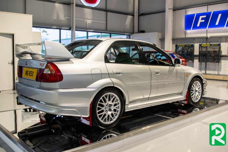 Mitsubishi Lancer Evolution VI RSX 2000 года продают за ₽4,7 млн: таких было только 30 шт