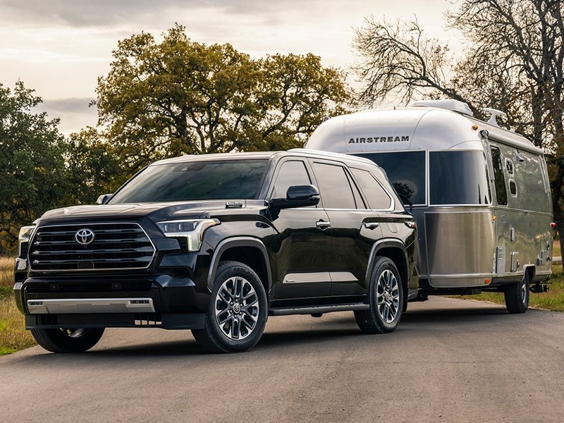 Новое поколение внедорожника Toyota Sequoia представлено официально 1 Новое поколение внедорожника Toyota Sequoia представлено официально