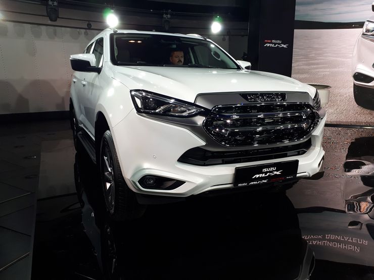 Большой MU-X: первый обзор нового рамного внедорожника Isuzu для России