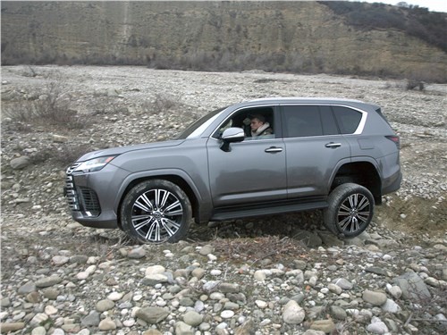 Lexus LX - когда обновление идет на пользу