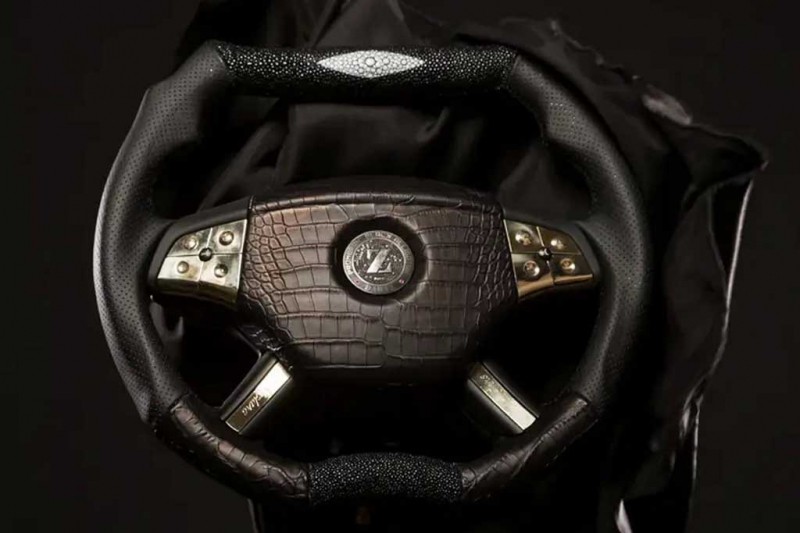 Фирма Dartz Motorz переделала внедорожник Maybach GLS до неузнаваемости