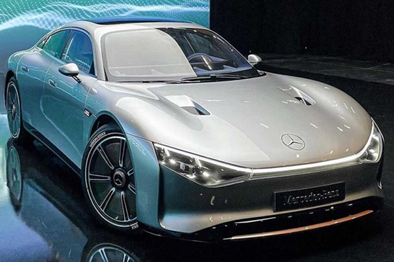 В 2024 году электрокары Mercedes-Benz получат солнечные панели на крыше