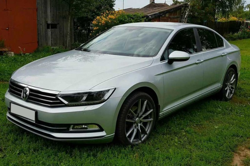 Компания Volkswagen отправила в отставку старейший европейский седан Passat