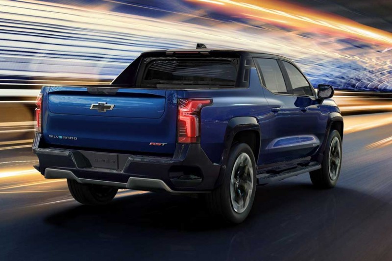 Электрический Chevrolet Silverado EV оказался упрощенной версией Hummer EV