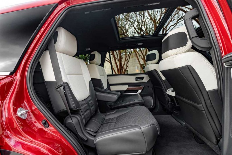 Представлен новый внедорожник Toyota Sequoia 2022 третьего поколения