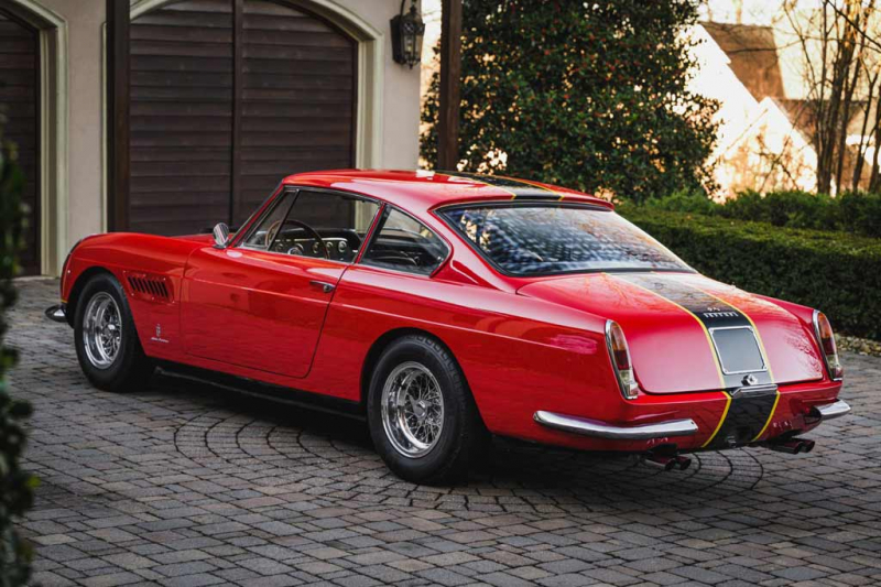 На торги выставлен Ferrari 250 GTE 2+2 1962, который оснастили мотор LT1 V8