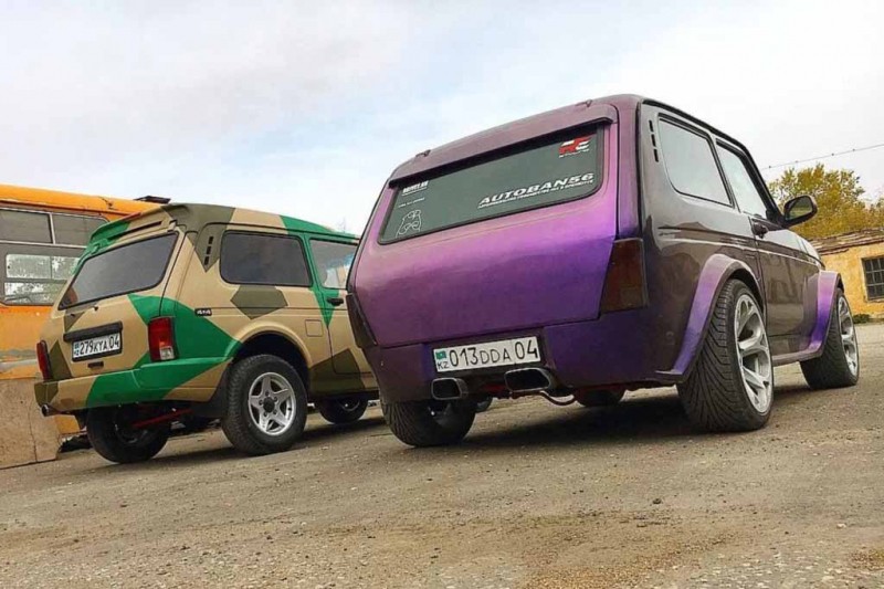 Эффектная Lada Niva 1982 года из Казахстана: 18-дюймовые колеса и салон от Mercedes