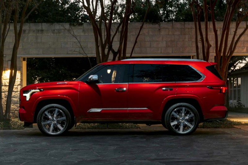 Представлен новый внедорожник Toyota Sequoia 2022 третьего поколения