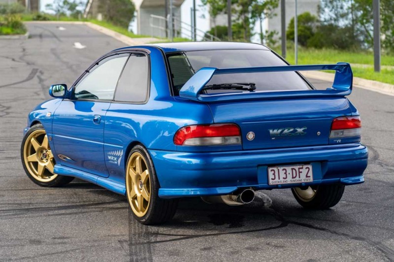 На онлайн-торги выставили сразу два редких Subaru Impreza WRX STI Type R