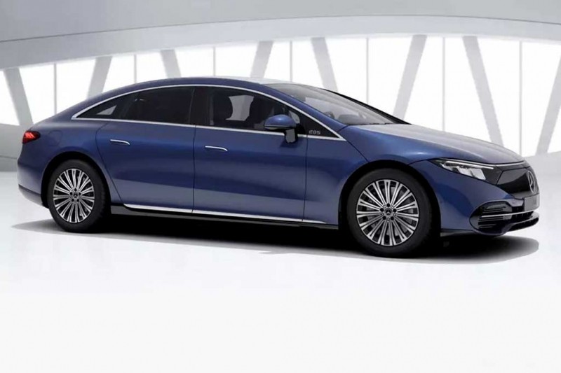Базовый Mercedes EQS 350 с более простым мотором и урезанным оснащением