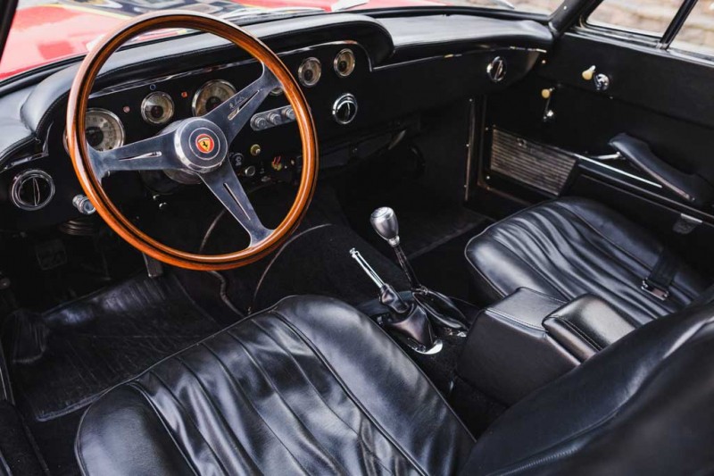 На торги выставлен Ferrari 250 GTE 2+2 1962, который оснастили мотор LT1 V8