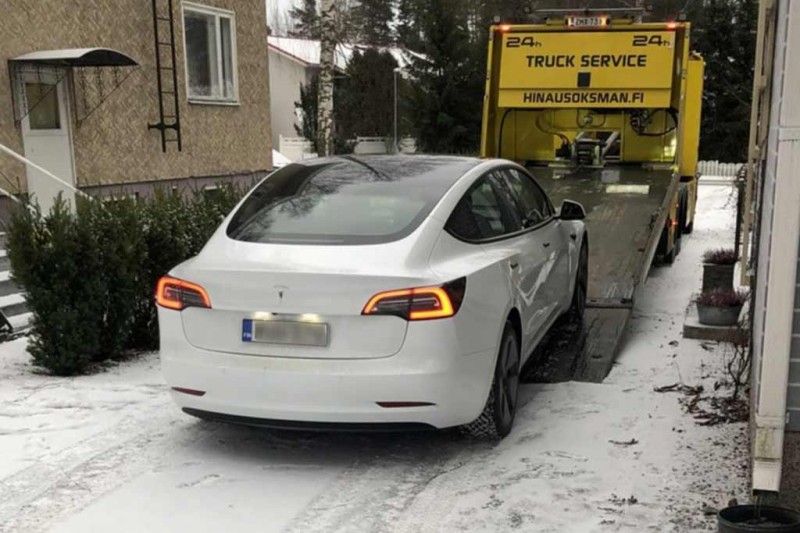 Владельцы Tesla из холодных стран жалуются на неработающий климат-контроль