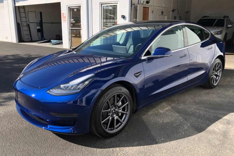 Американец заставил свой электрокар Tesla Model 3 зарабатывать деньги