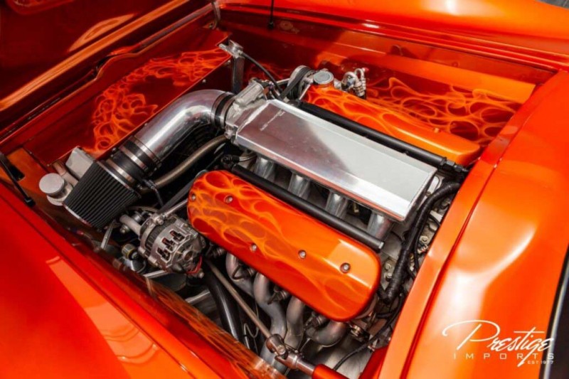 Доработанный Corvette 1964 года с мотором LS6 V8 продают за 30 млн рублей