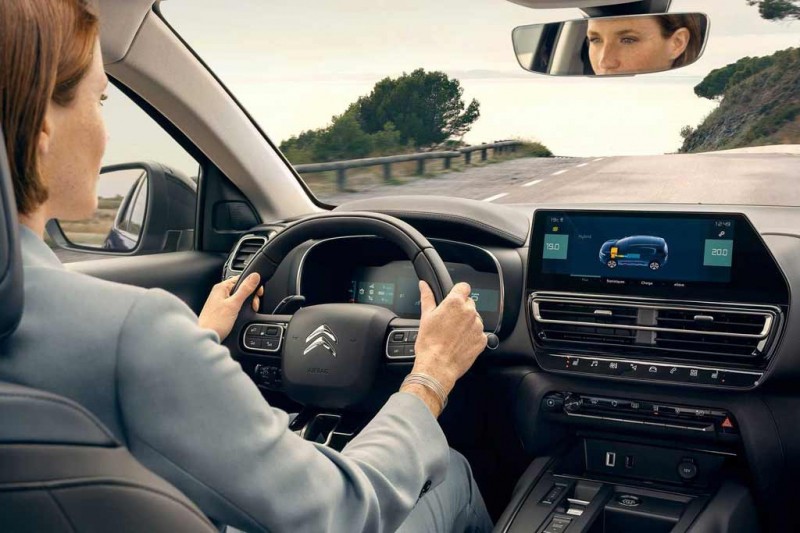 Citroen C5 Aircross 2022 года: обновленные внешность и салон, но прежняя «начинка» 2 Citroen C5 Aircross 2022 года: обновленные внешность и салон, но прежняя «начинка»