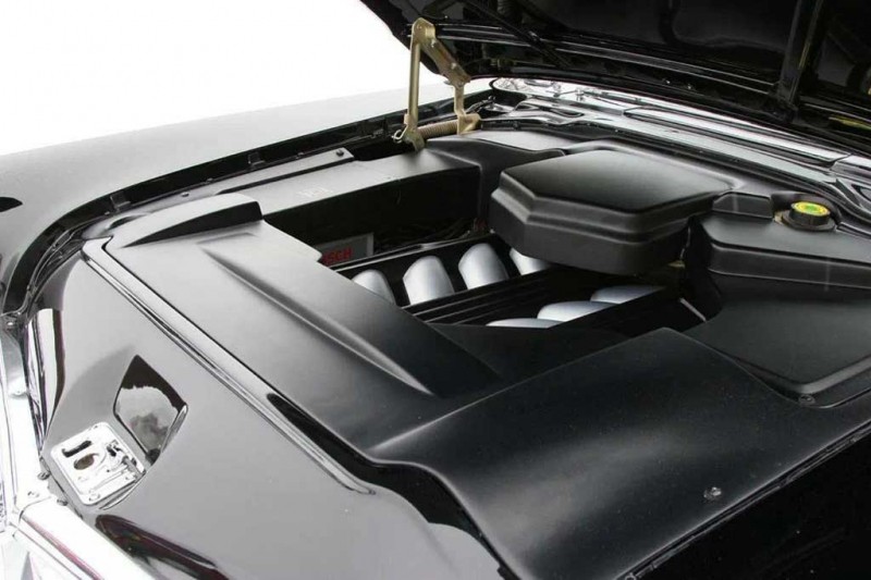 ГАЗ-13 &laquo;Чайка&raquo; с мотором V8 LT1 от General Motors продают за 10 млн рублей