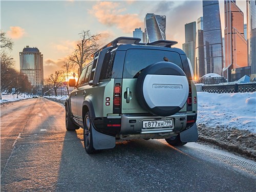 Тест-драйв Land Rover Defender 110 (поколение III) - Особенности преемственности британских аристократов