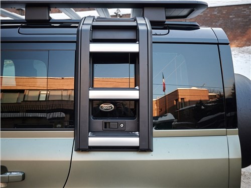 Тест-драйв Land Rover Defender 110 (поколение III) - Особенности преемственности британских аристократов