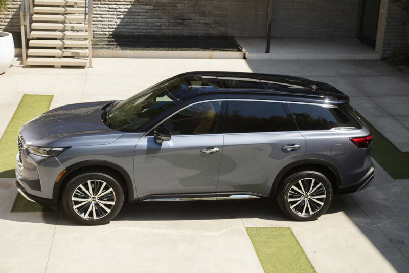 Новый кроссовер Infiniti QX60 2022 стал солиднее и современнее