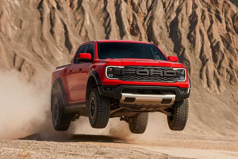 Новый пикап Ford Ranger Raptor 2022 предложили с двумя разными движками