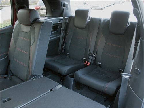 Тест-драйв Mercedes-Benz GLB (поколение I) - Mercedes-Benz GLB: в детский сад на броневичке